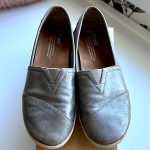 Metallic Toms sneaker